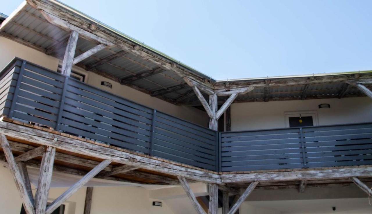 Koller Apartmanhaz Sarvar Exterior photo